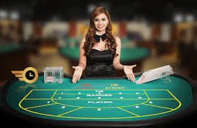 Slots ဂိမ်း Spin ပြုလုပ်နေသောမြင်ကွင်း